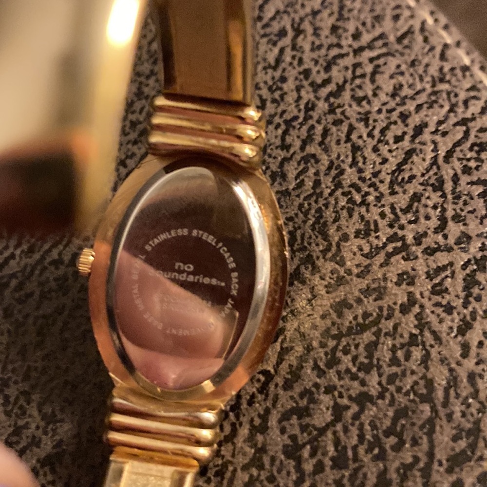 Bangle Watch Gold - Picture 7 of 9